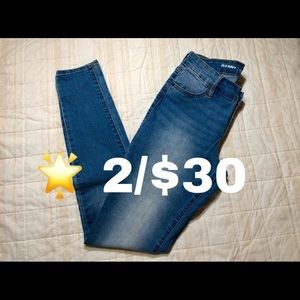 🌟 Mid-Rise Super Skinny Jeans